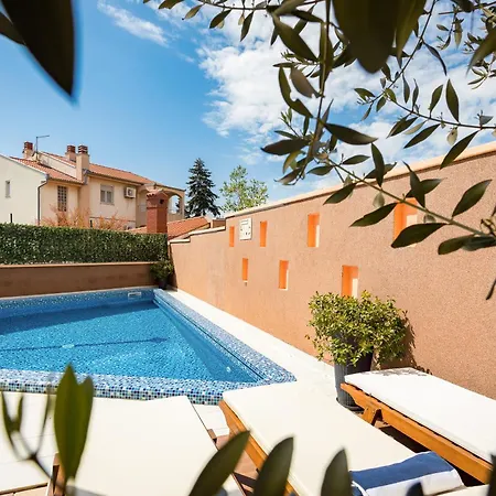 아파트 Anitea 풀라