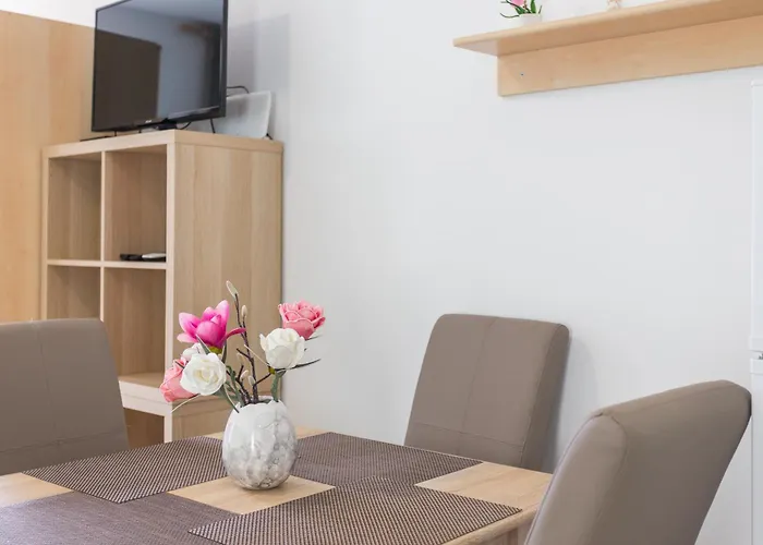 安妮提亚别墅 *