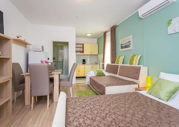 安妮提亚别墅 *