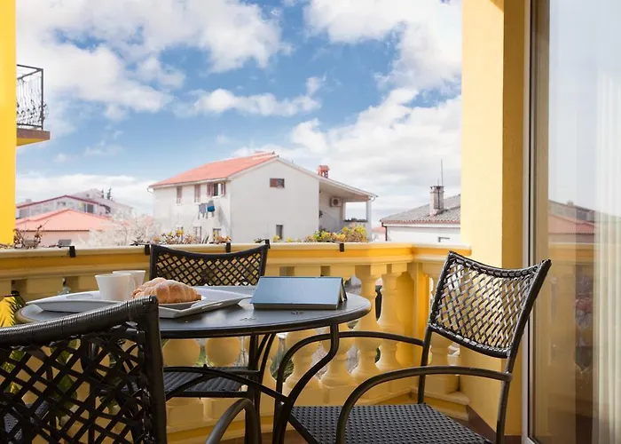 安妮提亚别墅 *